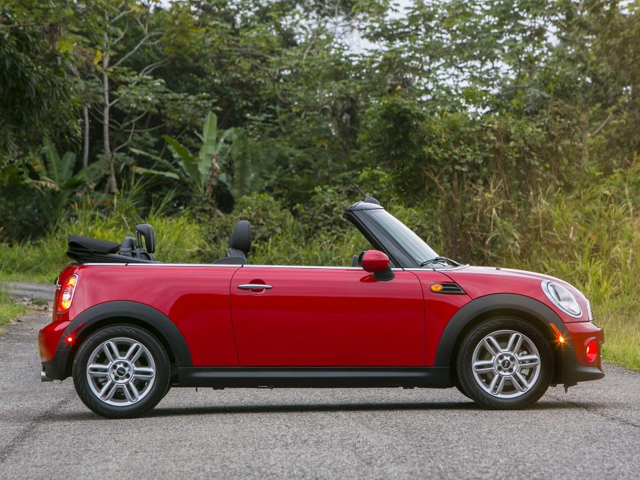  Mini Cooper Cabrio 2010 года  (US) (фото 25 из 30)